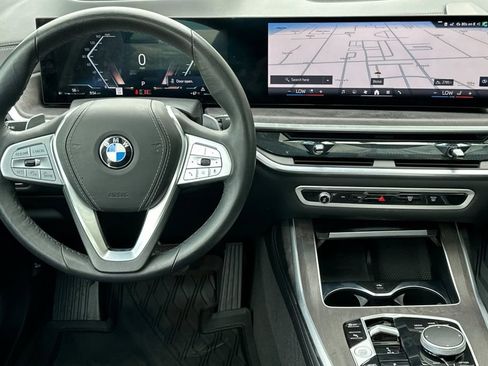 Used 2025 BMW X7 xDrive40i AWD/4WD image 14
