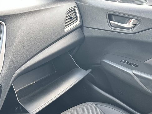 Used 2018 Hyundai Accent SE FWD image 32