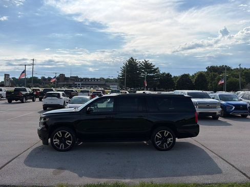 Used 2019 Chevrolet Suburban Premier AWD/4WD image 2