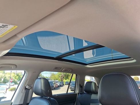 Used 2021 Volkswagen Atlas SE w/ Panoramic Sunroof Package AWD/4WD image 15