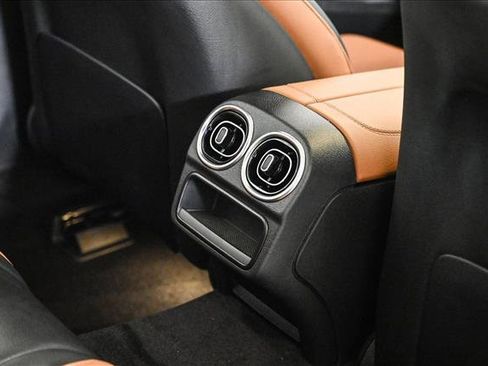 New 2026 Mercedes-Benz C 300 4MATIC Sedan image 19