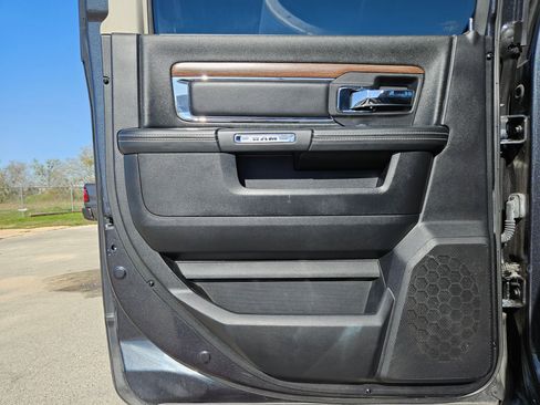 Used 2014 RAM 2500 Laramie w/ Convenience Group image 15
