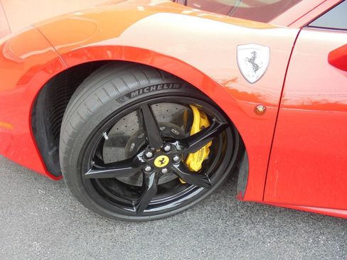 Used 2017 Ferrari 488 GTB RWD image 27