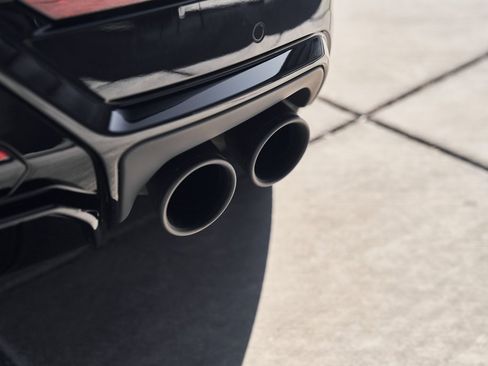 Used 2025 Lamborghini Urus SE image 13