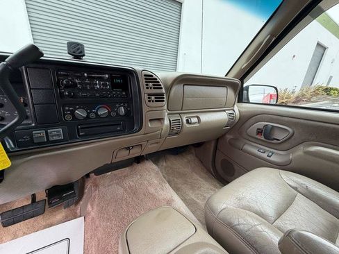 Used 1997 GMC Yukon 4WD 4-Door w/ Marketing Opt Pkg 5 image 60