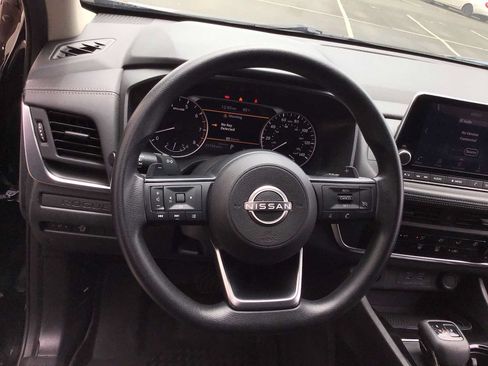 Used 2024 Nissan Rogue S FWD image 15
