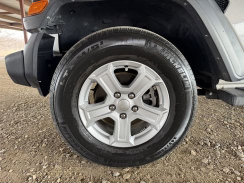 Used 2021 Jeep Wrangler Unlimited Sport image 43