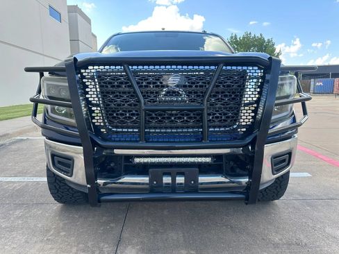 Used 2017 Nissan Titan SV AWD/4WD image 5
