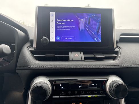 Used 2025 Toyota RAV4 LE image 22