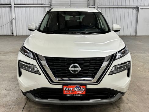 Used 2023 Nissan Rogue SV FWD image 2