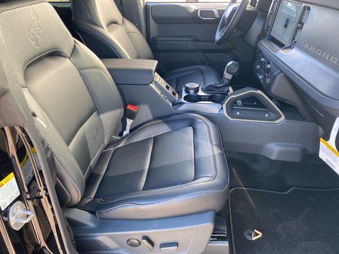 New 2025 Ford Bronco Badlands image 19