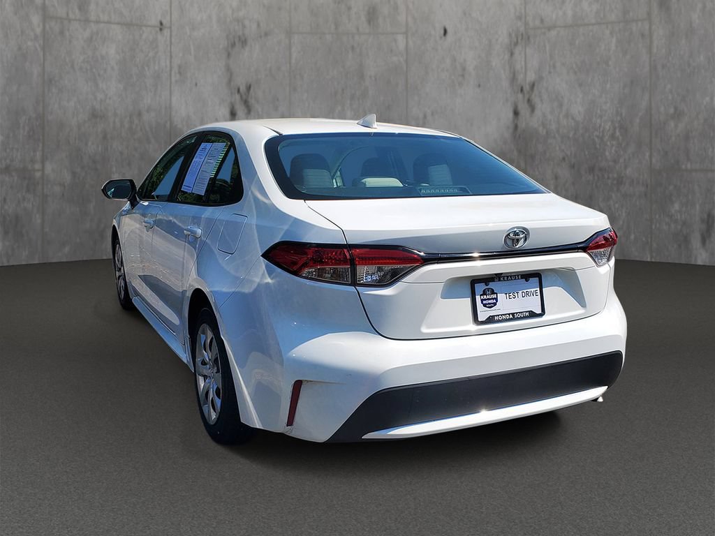 Used 2022 Toyota Corolla LE FWD image 4