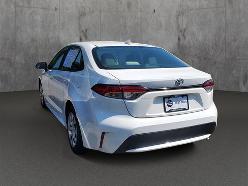 Used 2022 Toyota Corolla LE FWD image 4
