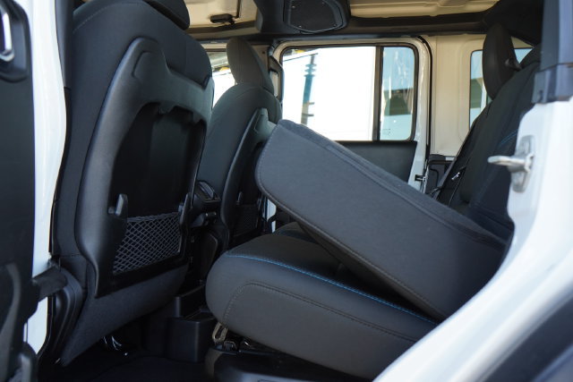 Used 2024 Jeep Wrangler Unlimited Rubicon 4xe AWD/4WD image 29