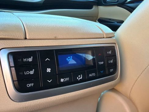 Used 2016 Toyota Highlander Limited Platinum image 24