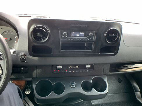 Used 2020 Mercedes-Benz Sprinter 3500 image 13
