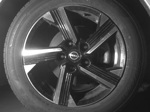 Used 2025 Nissan Sentra SV FWD image 13