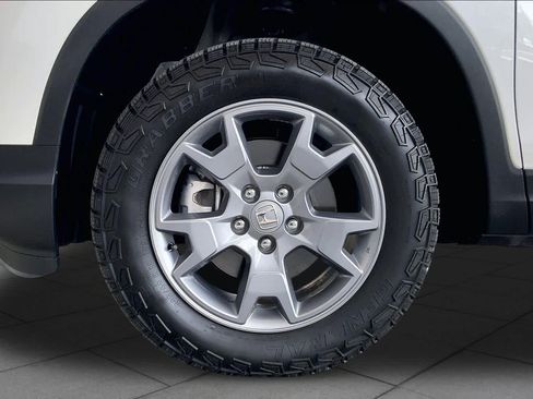 Used 2025 Honda Passport TrailSport image 11