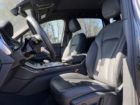 Used 2025 Audi Q7 3.0T Premium Plus image 21