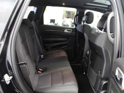 Used 2020 Jeep Grand Cherokee Laredo w/ Security & Convenience Group image 27