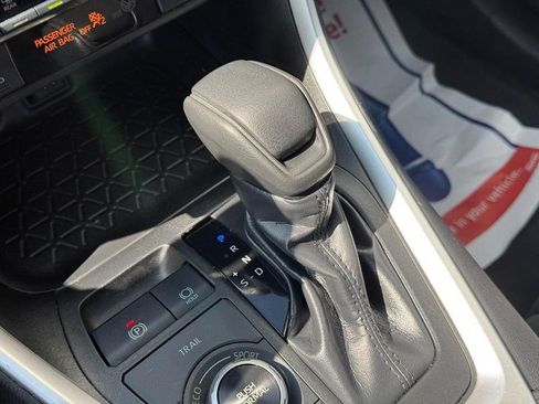 Used 2019 Toyota RAV4 XLE w/ Convenience Package AWD/4WD image 28