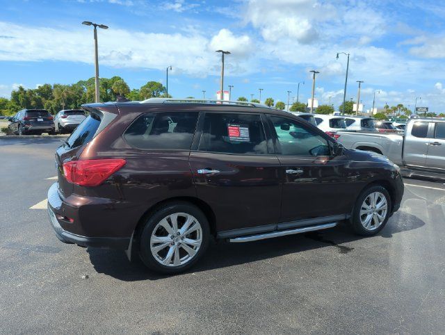 Certified 2019 Nissan Pathfinder SL w/ SL Premium Package FWD image 5