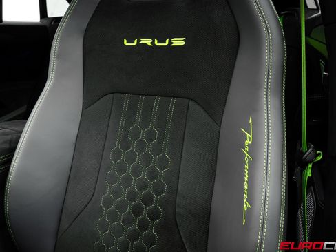 Used 2023 Lamborghini Urus Performante AWD/4WD image 51