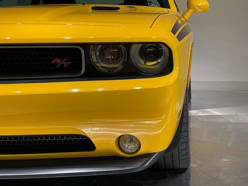 Used 2012 Dodge Challenger R/T RWD image 4