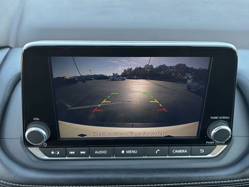 Certified 2023 Nissan Rogue SV image 14