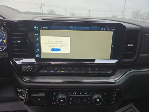 Used 2024 Chevrolet Silverado 2500 ZR2 w/ Technology Package image 15