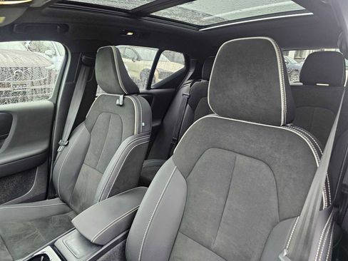 Certified 2023 Volvo XC40 Recharge Plus image 24