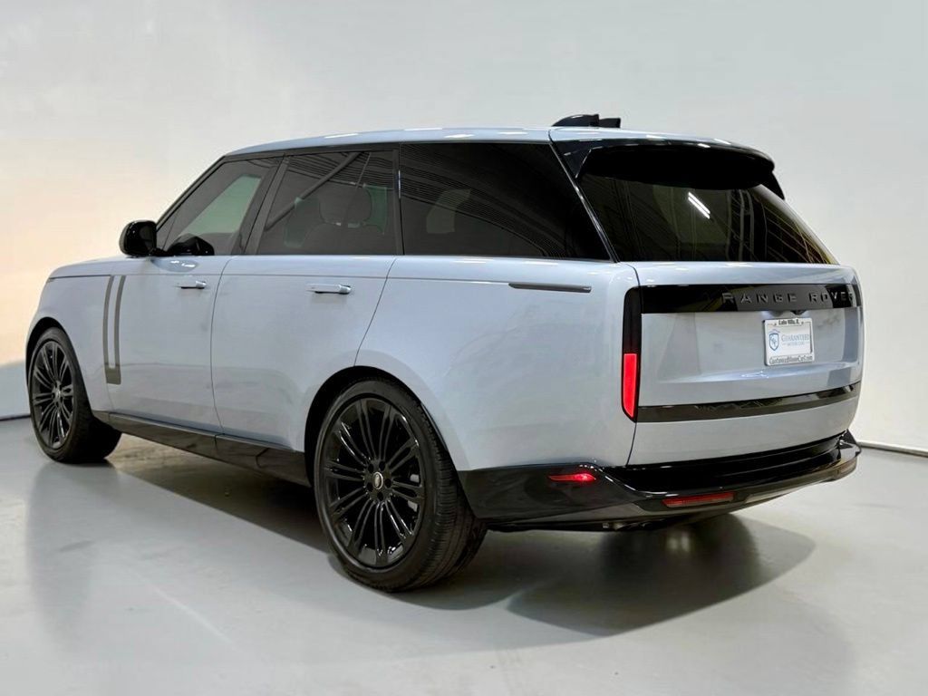 Used 2024 Land Rover Range Rover SE AWD/4WD image 14