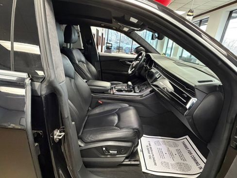 Used 2019 Audi Q8 Prestige w/ Luxury Package image 34