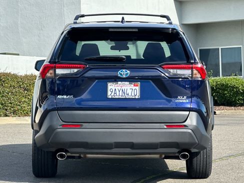 Certified 2022 Toyota RAV4 XLE w/ Convenience Package image 8