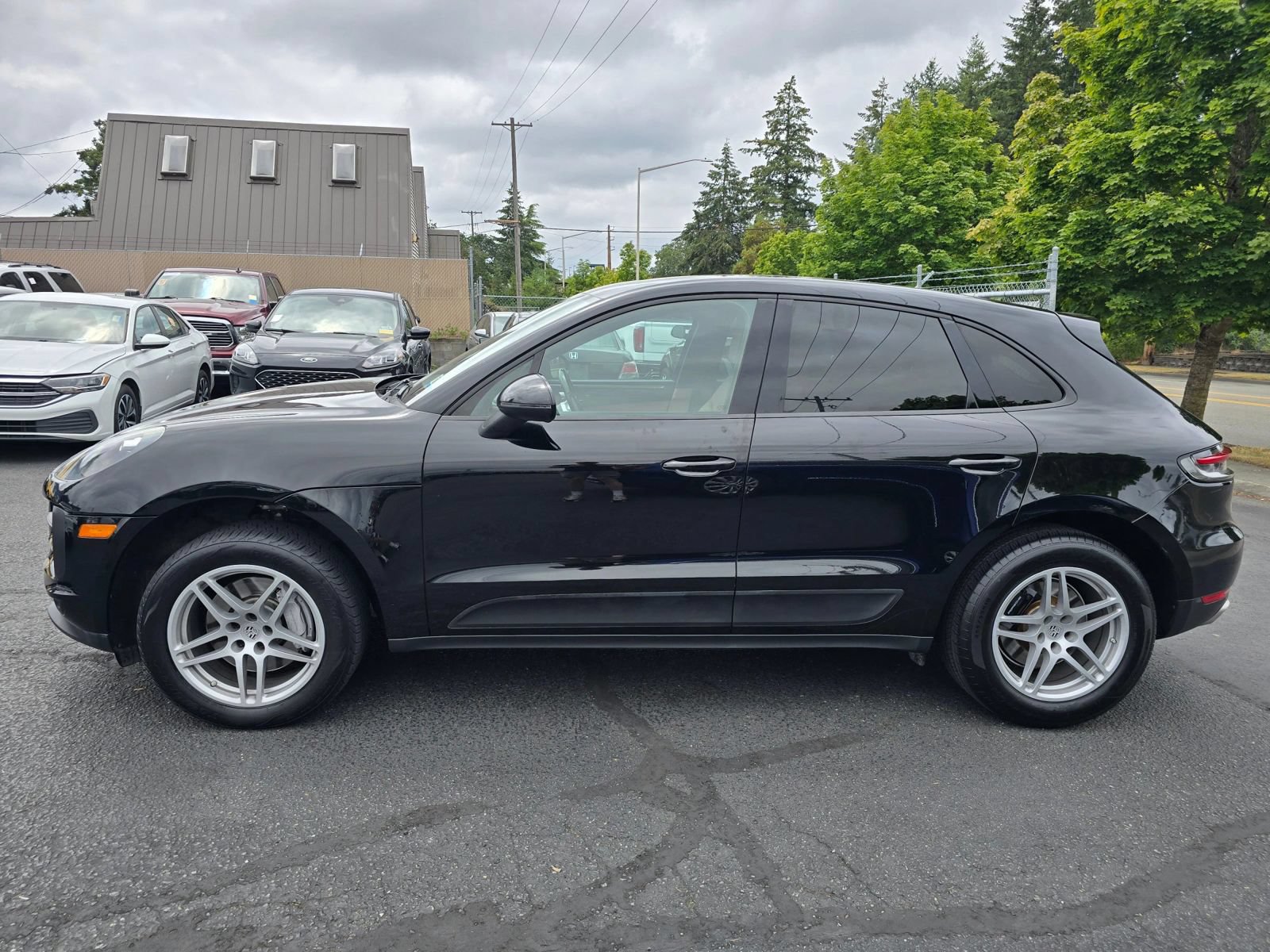 Used 2019 Porsche Macan AWD/4WD image 2