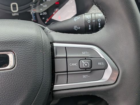 Certified 2024 Jeep Compass Latitude AWD/4WD image 16