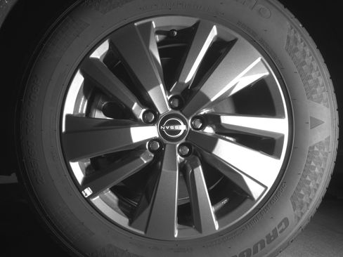 Used 2025 Nissan Pathfinder SV AWD/4WD image 12