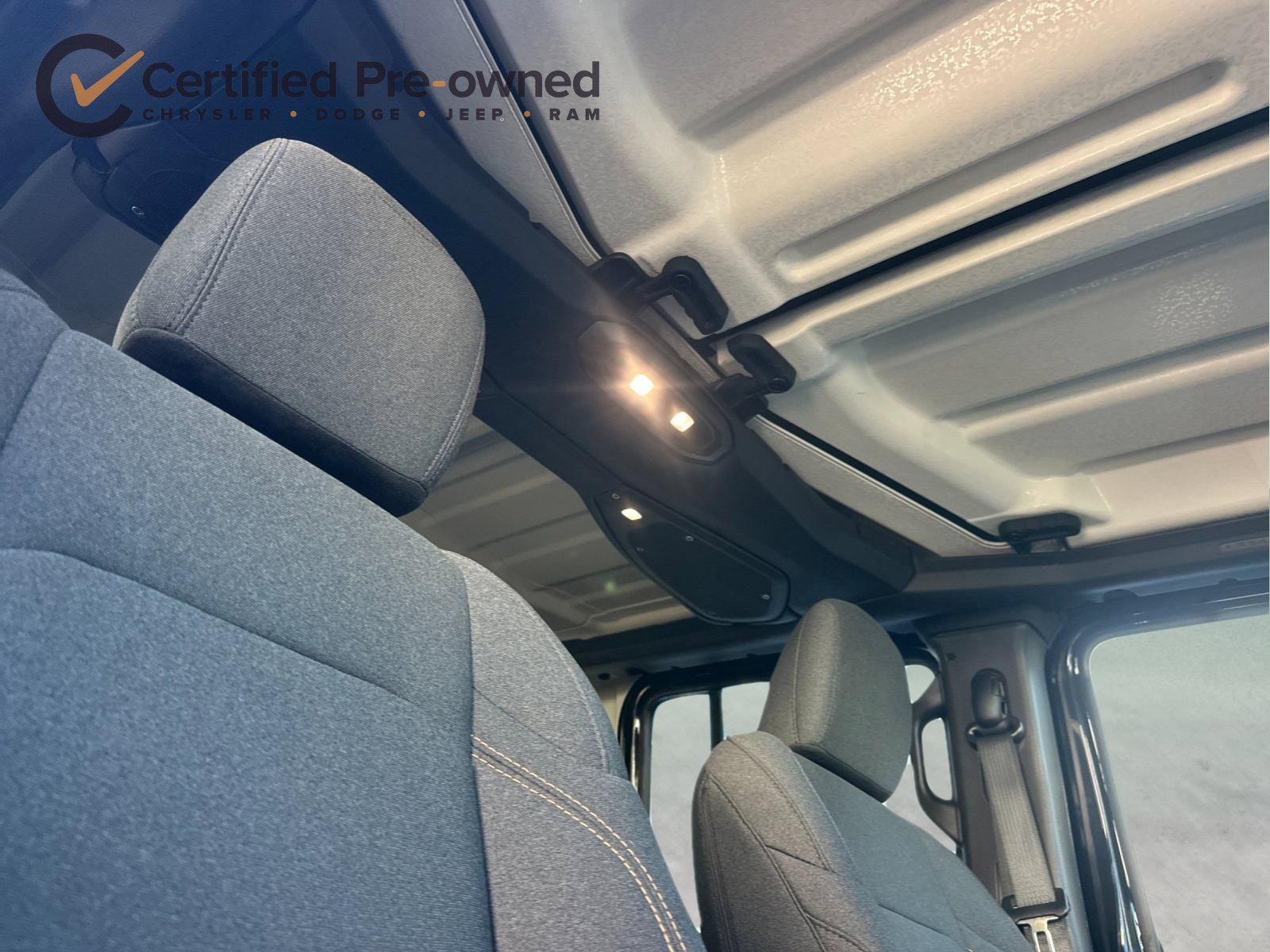 Used 2025 Jeep Wrangler Unlimited Sahara w/ Safety Group AWD/4WD image 18
