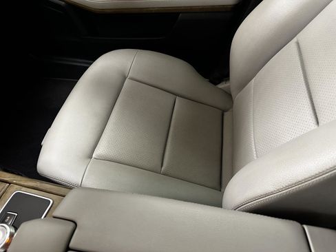 Used 2011 Mercedes-Benz E 350 4MATIC Sedan image 61