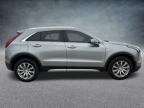 Used 2023 Cadillac XT4 Premium Luxury image 2