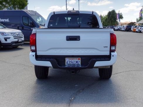 Used 2019 Toyota Tacoma TRD Sport w/ Technology Package AWD/4WD image 7