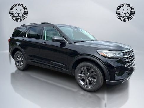 New 2026 Ford Explorer Active w/ Active Comfort Package AWD/4WD image 3