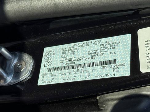 Used 2025 Ford Escape Platinum AWD/4WD image 21