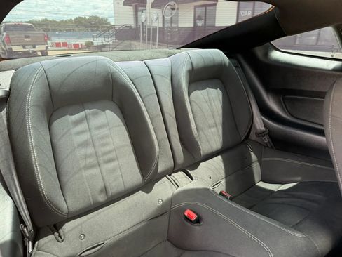 Used 2020 Ford Mustang Coupe RWD image 22