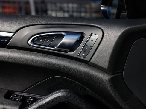 Used 2018 Porsche Cayenne Platinum Edition image 50