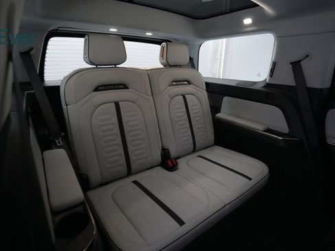 Used 2024 Rivian R1S Adventure Dual AWD/4WD image 24