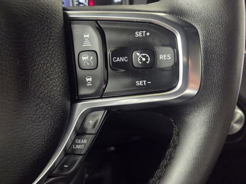 Used 2025 RAM 1500 Laramie AWD/4WD image 18