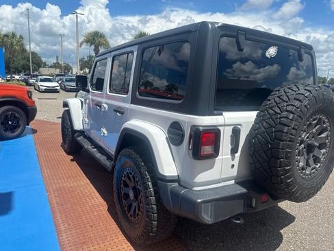 Used 2019 Jeep Wrangler Unlimited Sahara AWD/4WD image 24