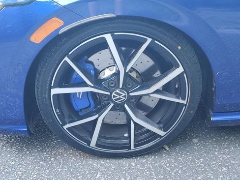 Used 2024 Volkswagen Golf R AWD/4WD image 10