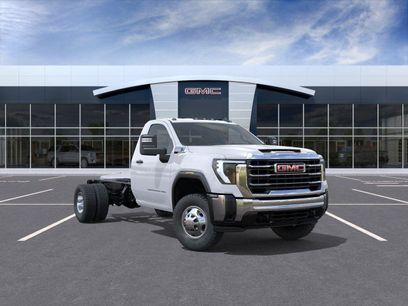 New 2026 GMC Sierra 3500 Pro w/ Convenience Package